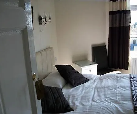 Penarth 4*